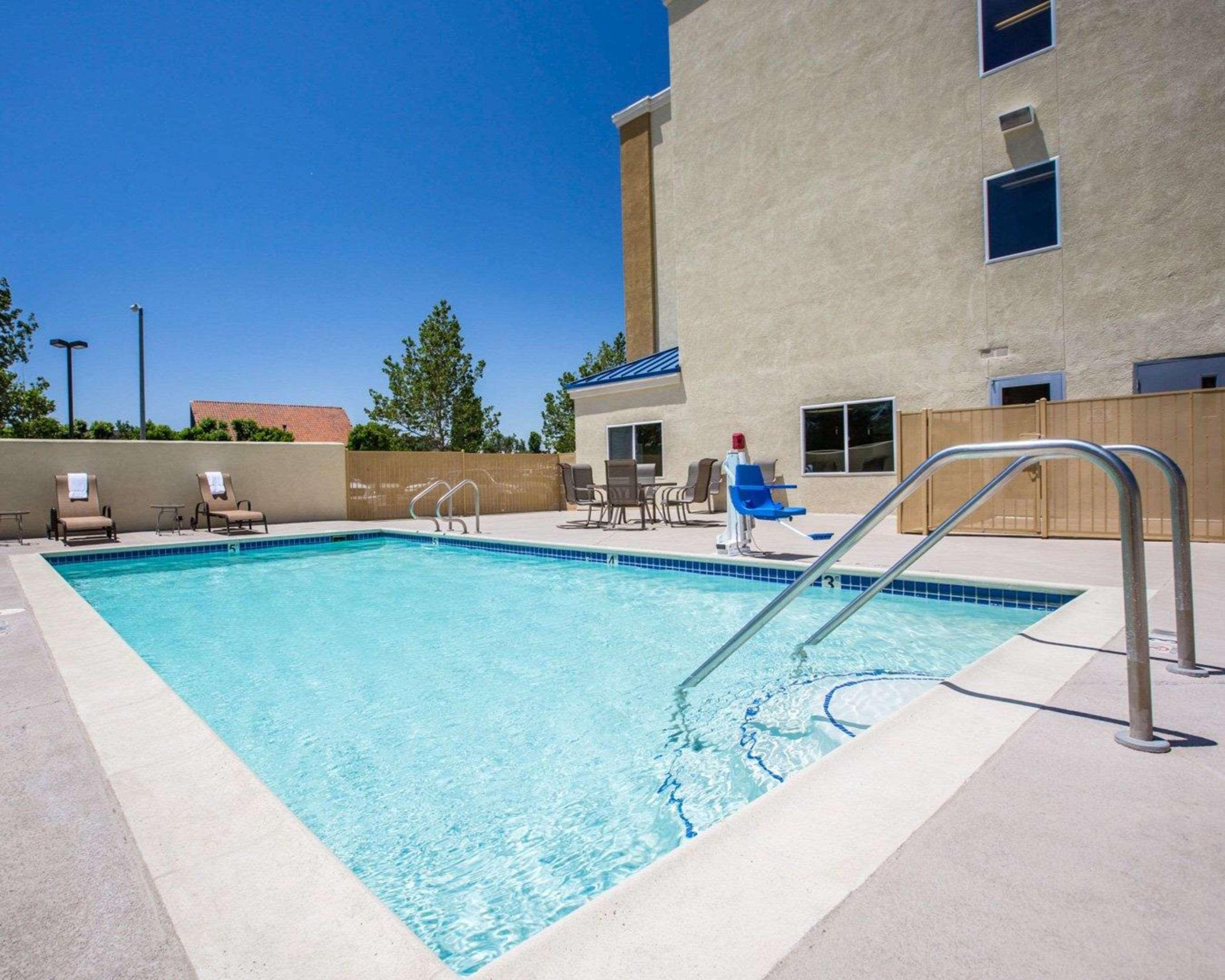 Comfort Suites Victorville-Hesperia Eksteriør bilde